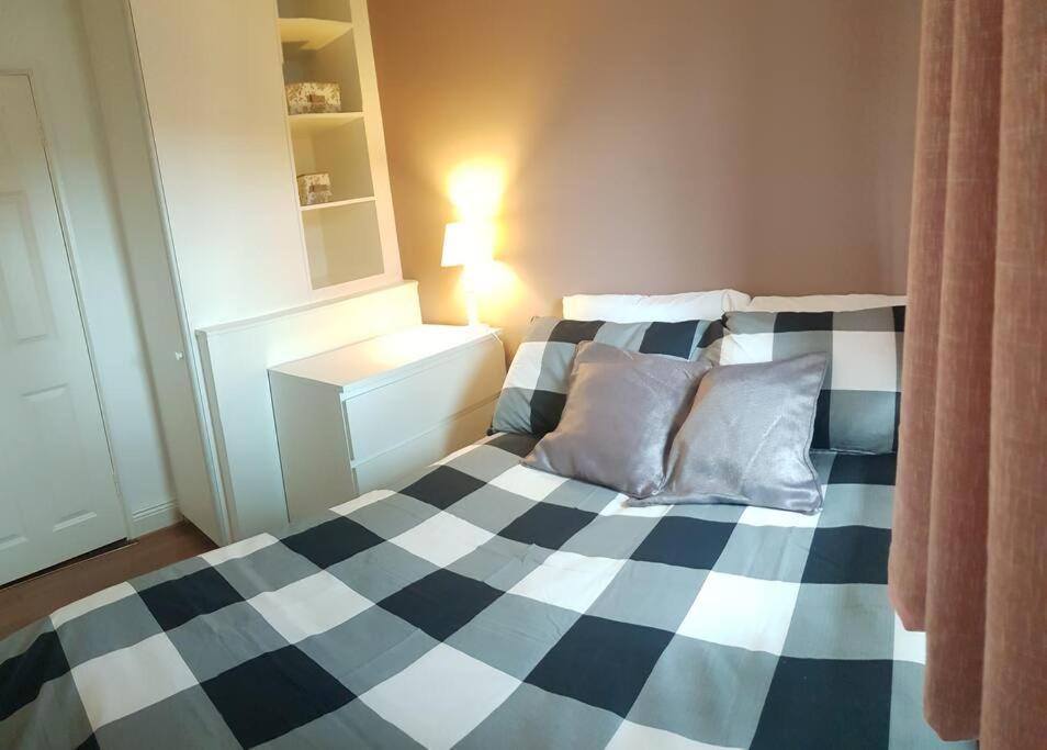 3 Bedroom 3 Bathroom House, Dublin Lucan Εξωτερικό φωτογραφία