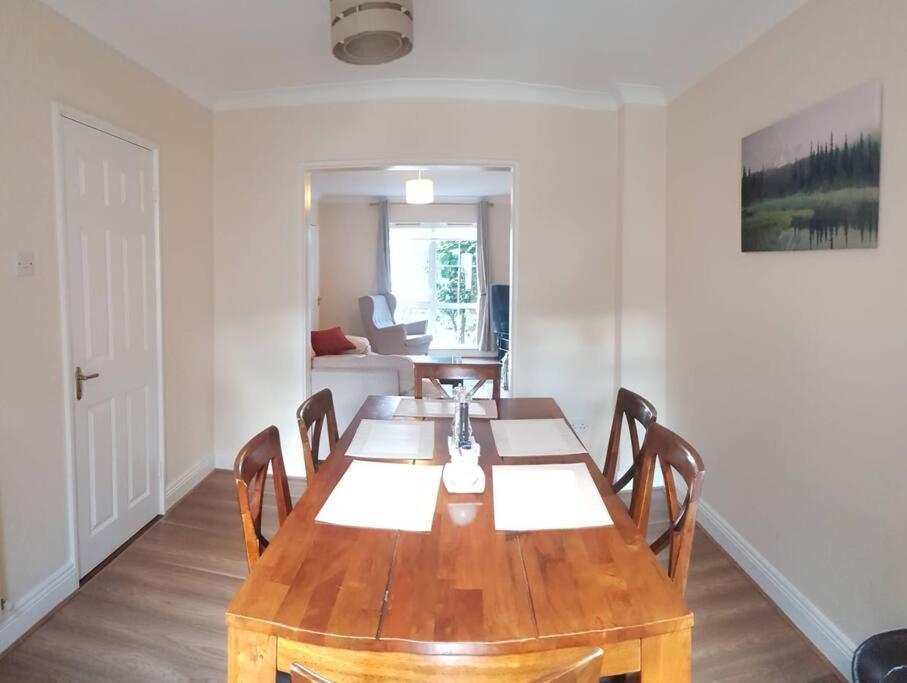 3 Bedroom 3 Bathroom House, Dublin Lucan Εξωτερικό φωτογραφία
